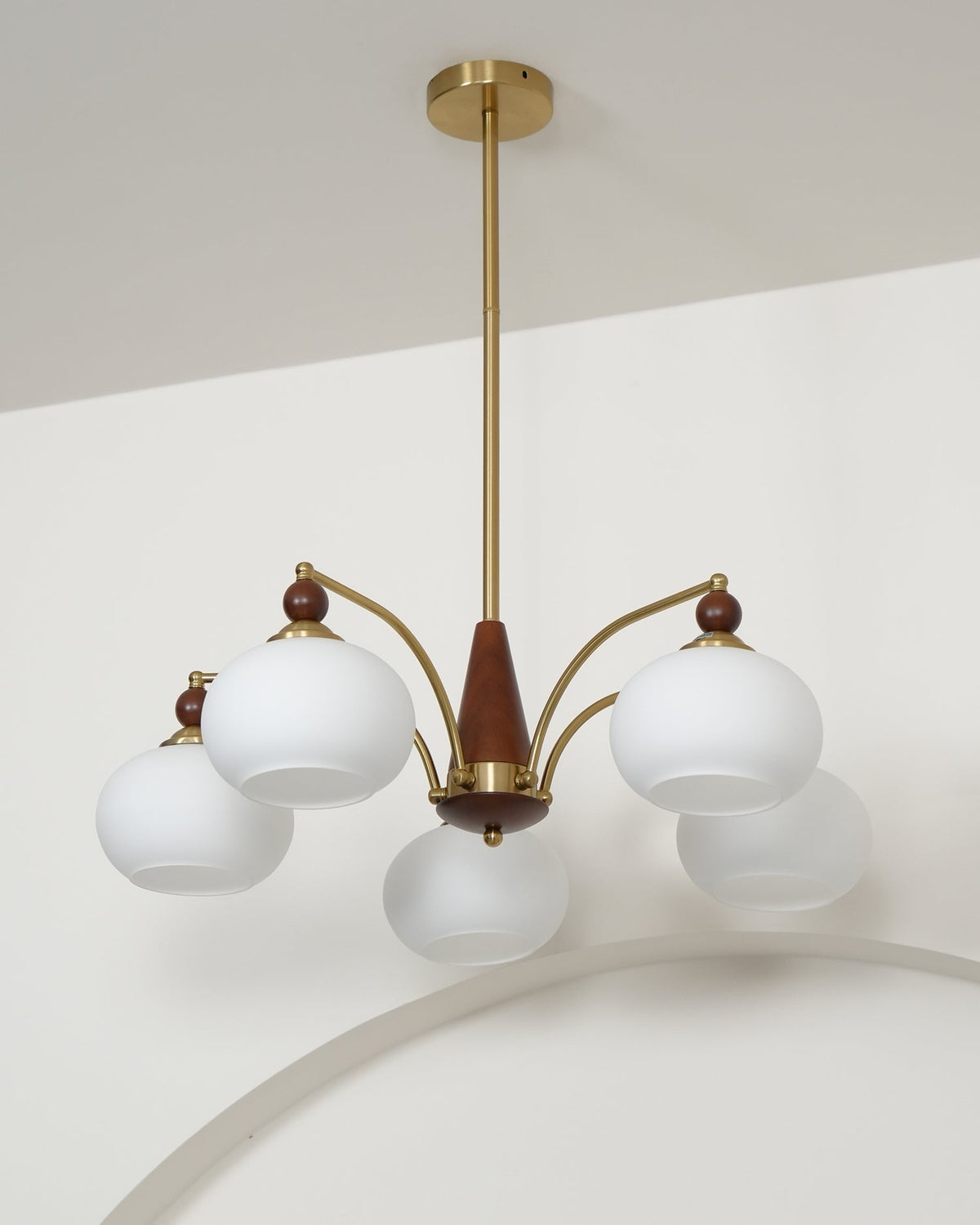 Vevely Retro hanglamp van messing met gele glasbol