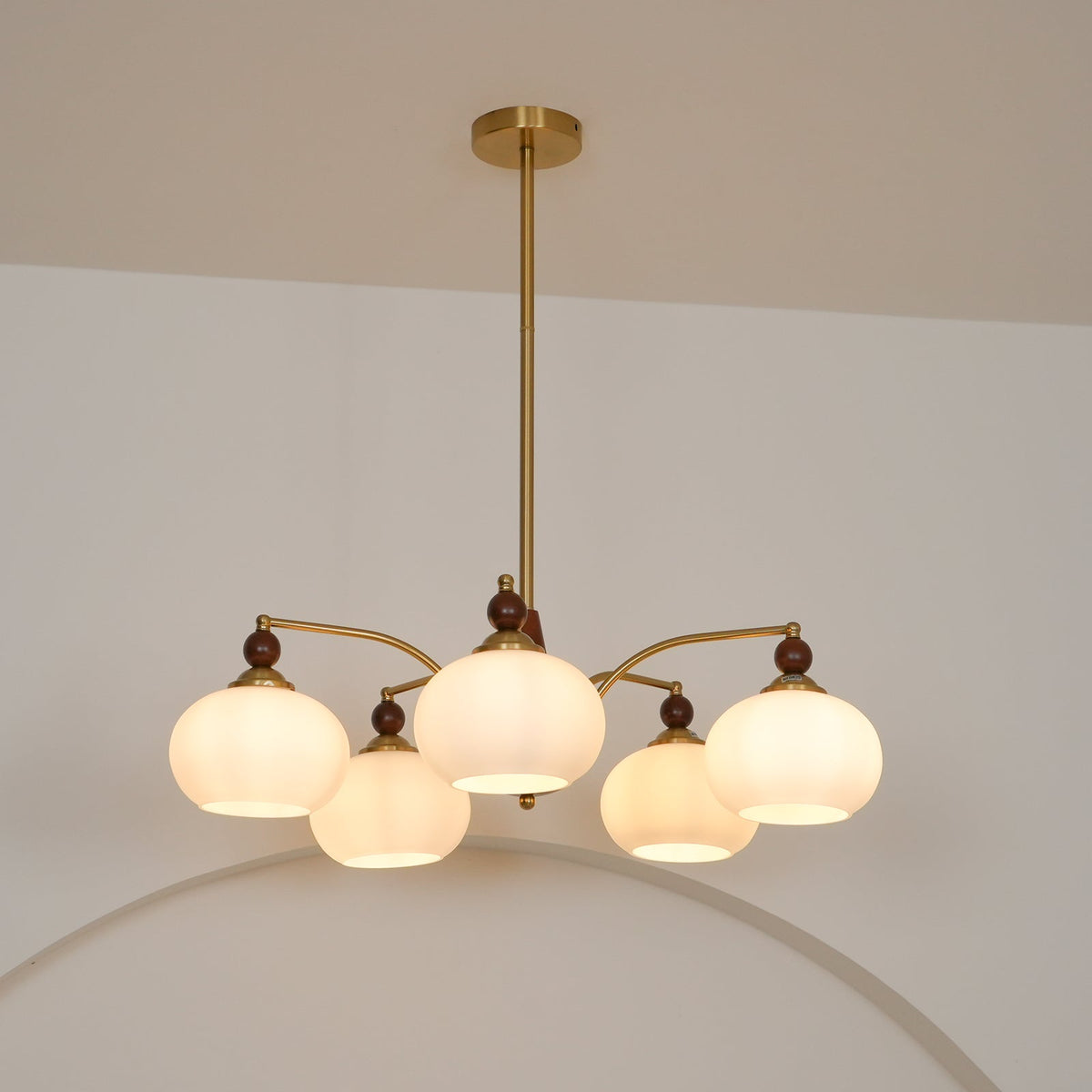 Vevely Retro hanglamp van messing met gele glasbol