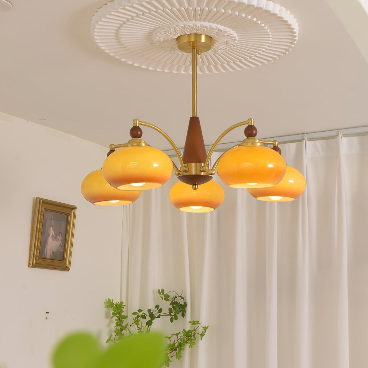 Vevely Retro hanglamp van messing met gele glasbol