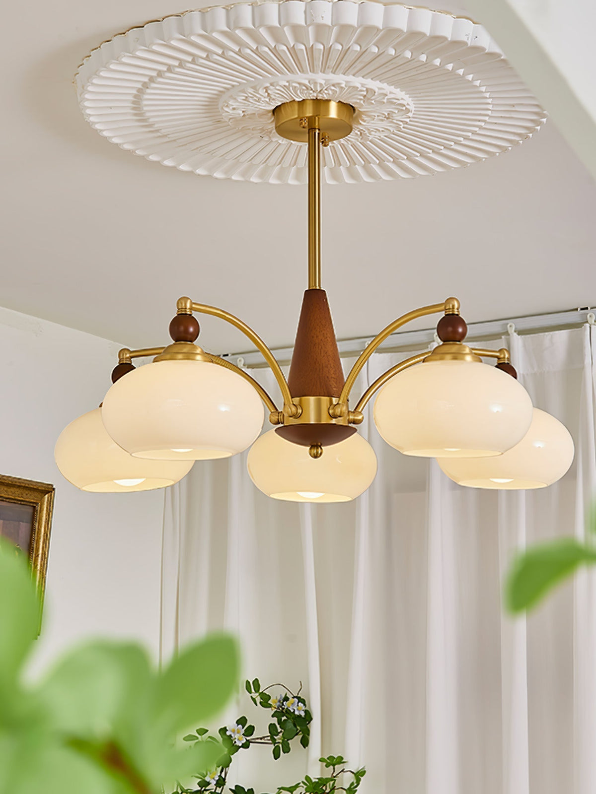 Vevely Retro hanglamp van messing met gele glasbol
