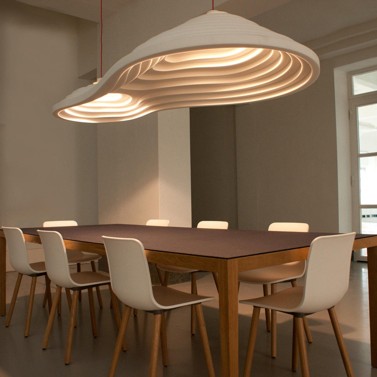 Niruise minimalistische hanglamp van hars