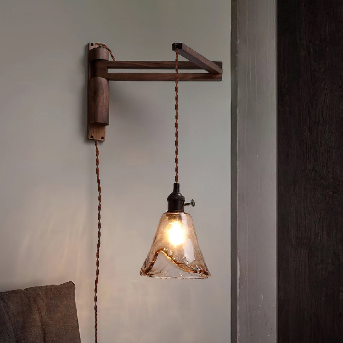Mirisaria wandlamp