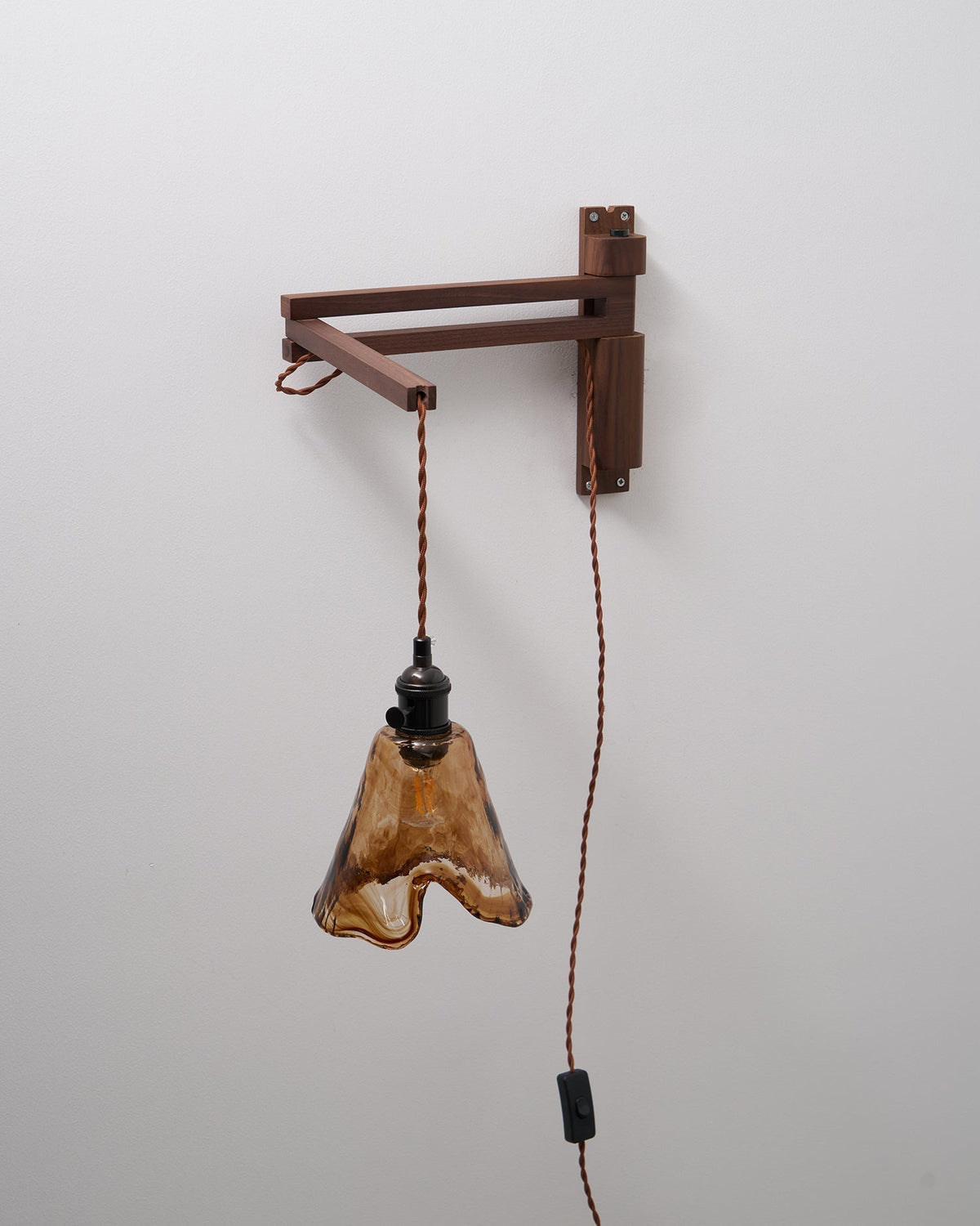 Mirisaria wandlamp