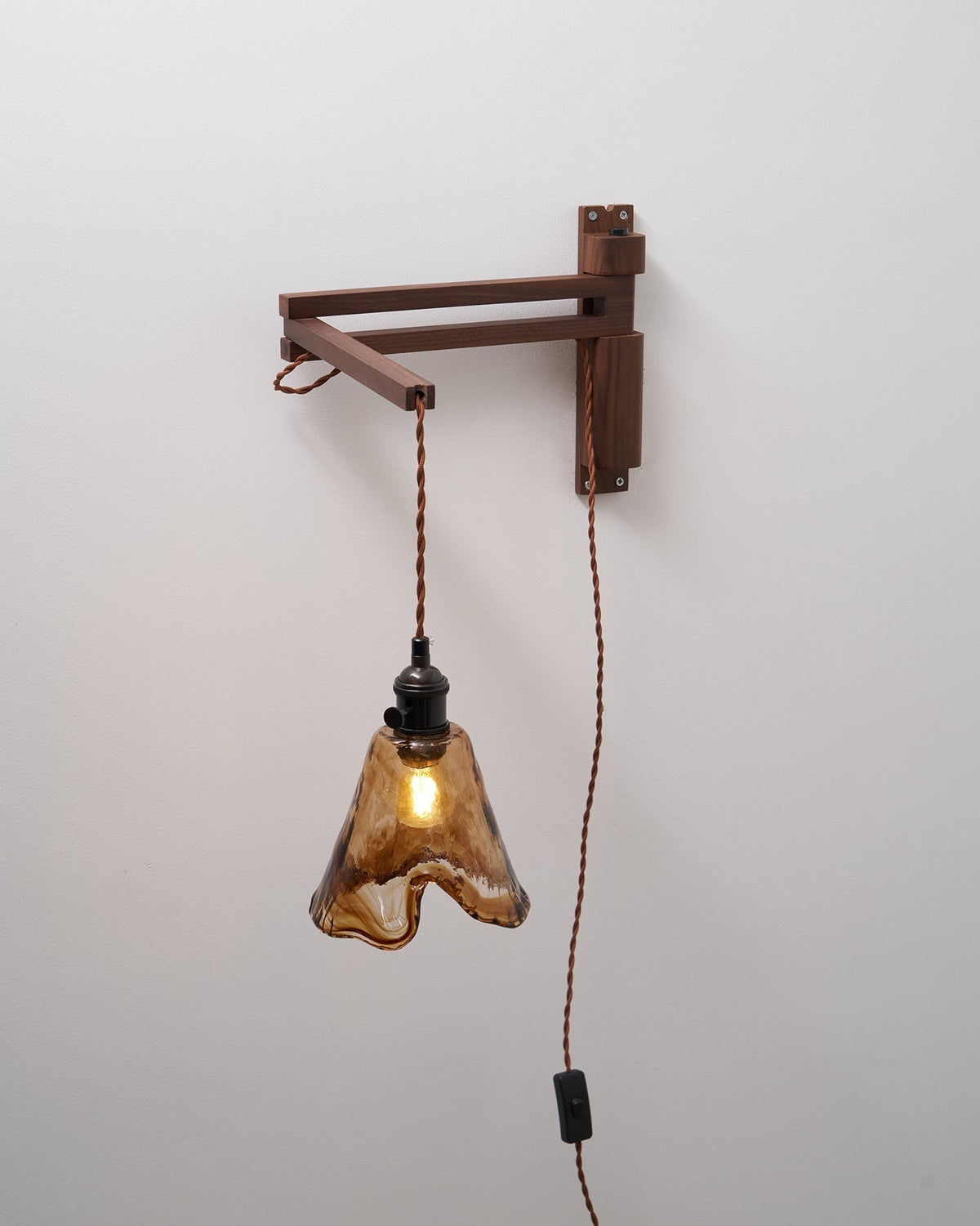 Mirisaria wandlamp