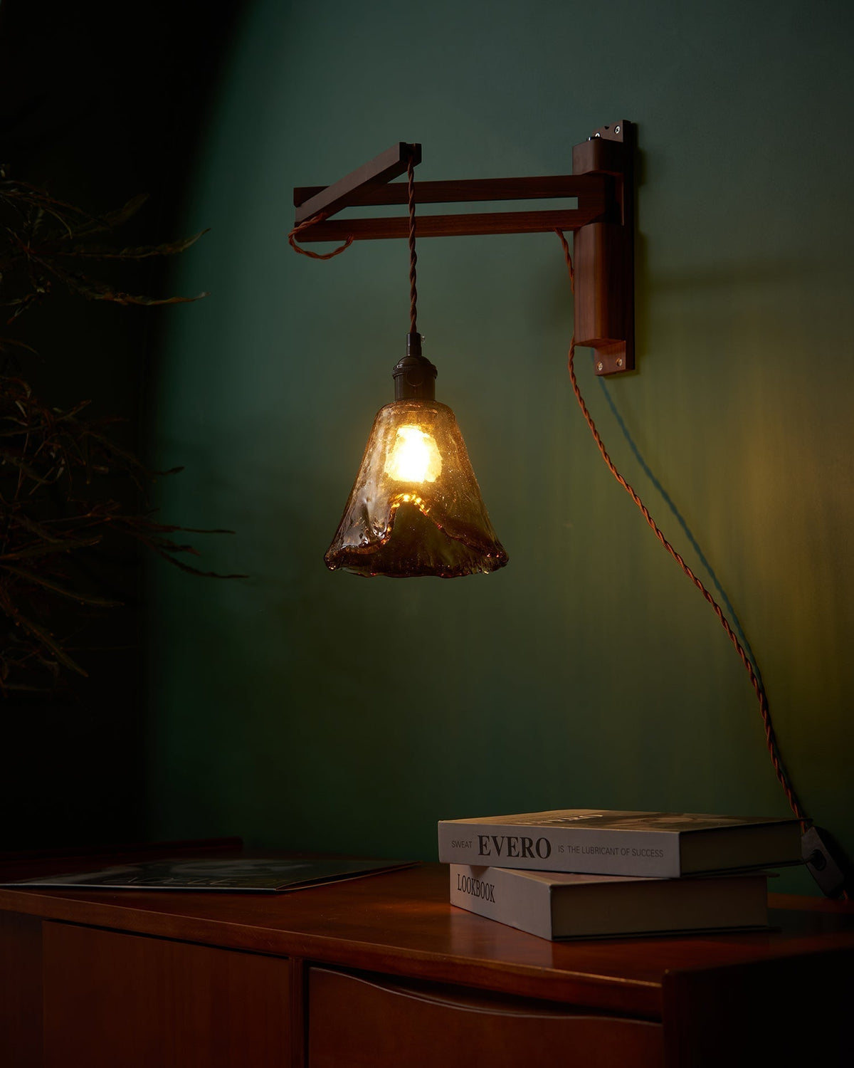 Mirisaria wandlamp