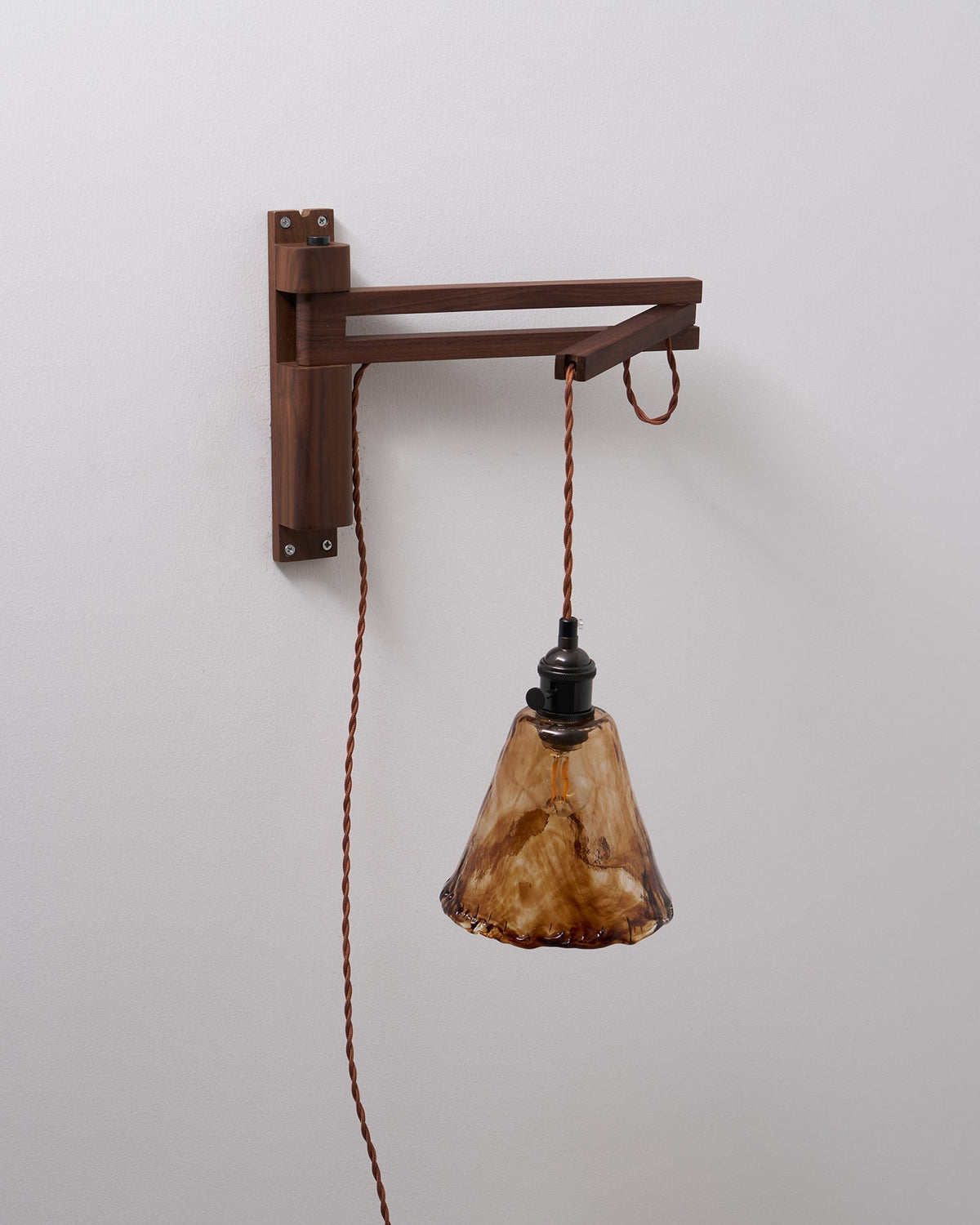 Mirisaria wandlamp