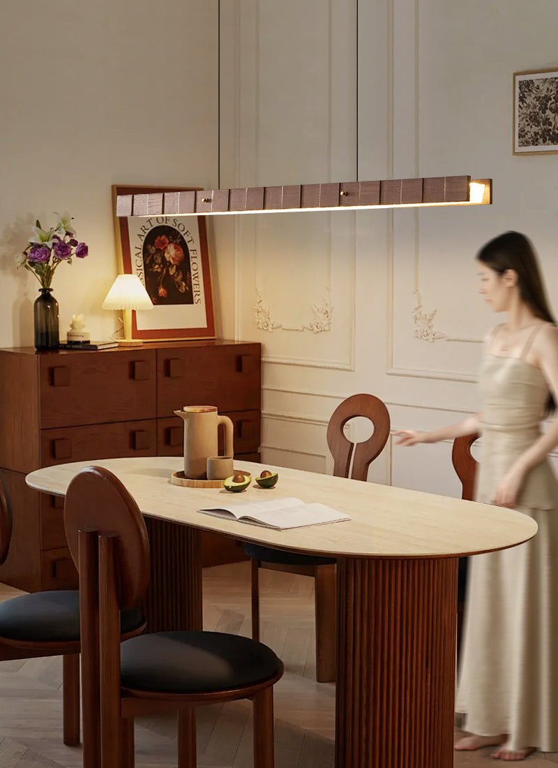 Rillwood Beam Lineaire hanglamp van walnoot en goud