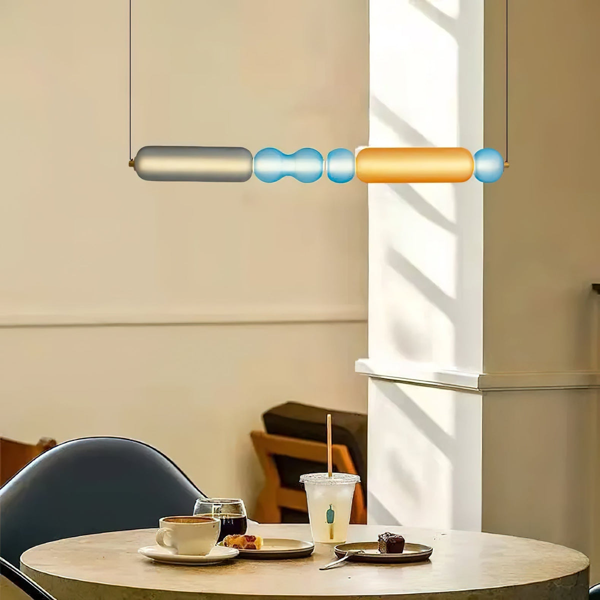 Lioririse hanglamp met gekleurde glas modern