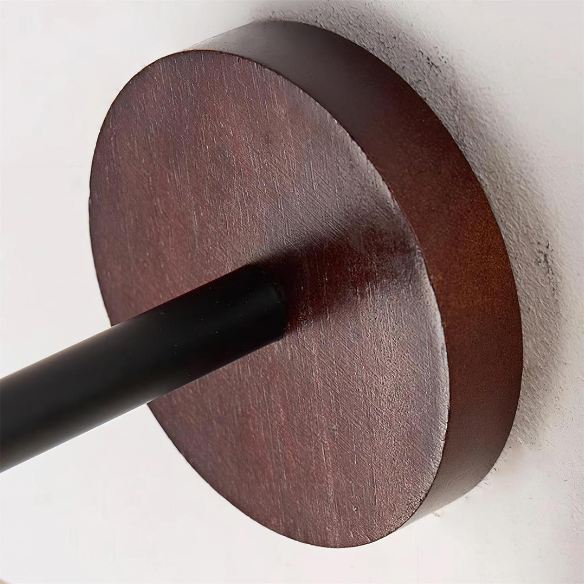Varen wandlamp driehoekige conische kap van travertin