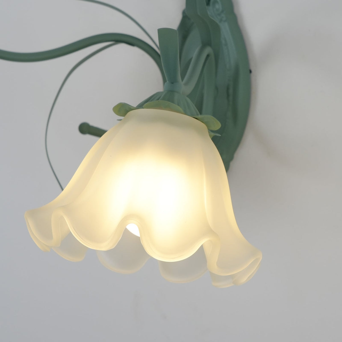 Oly Premium Noordse kunst Flared wandlamp met glazen kap