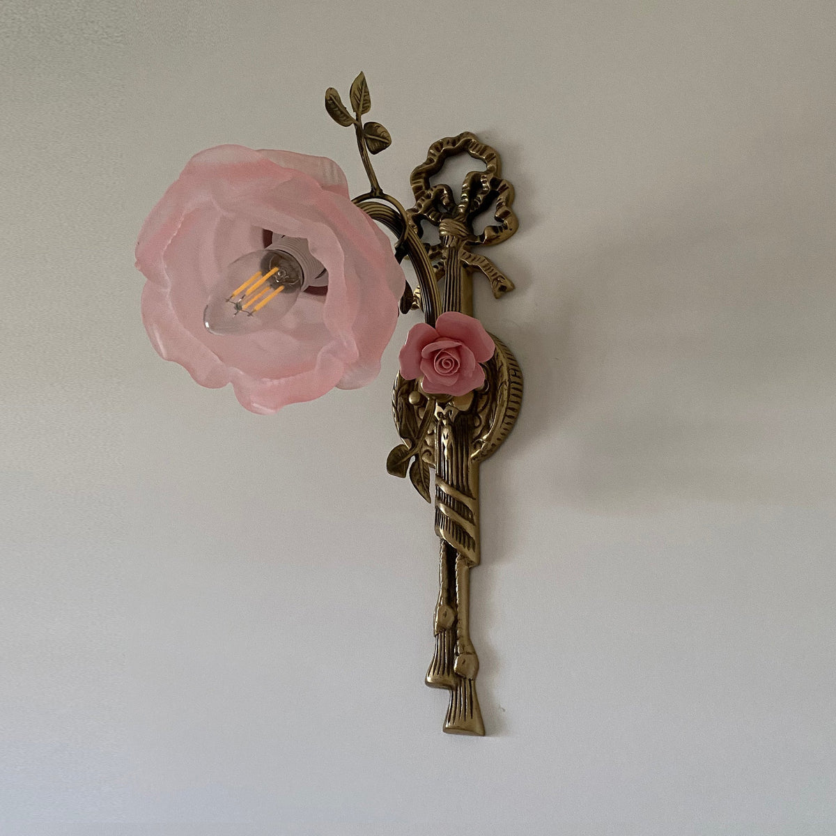Valmora wandlamp roze