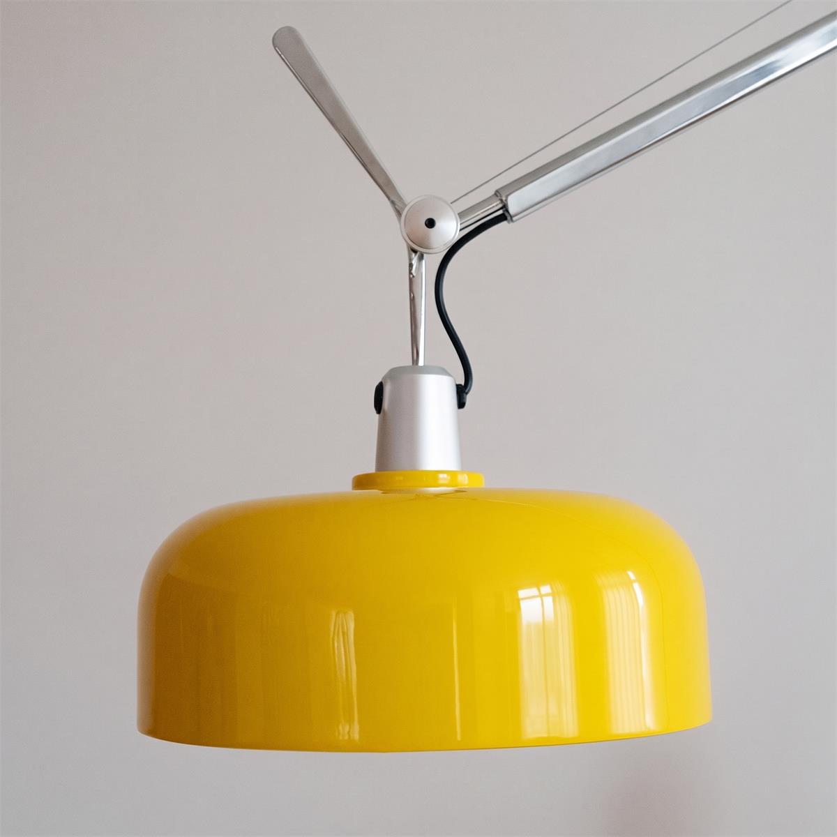 Rudy vloerlamp karmozijnrood esdoornhout met beweegbare arm