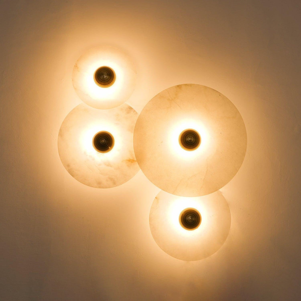 Apollo ronde albasten wandlamp
