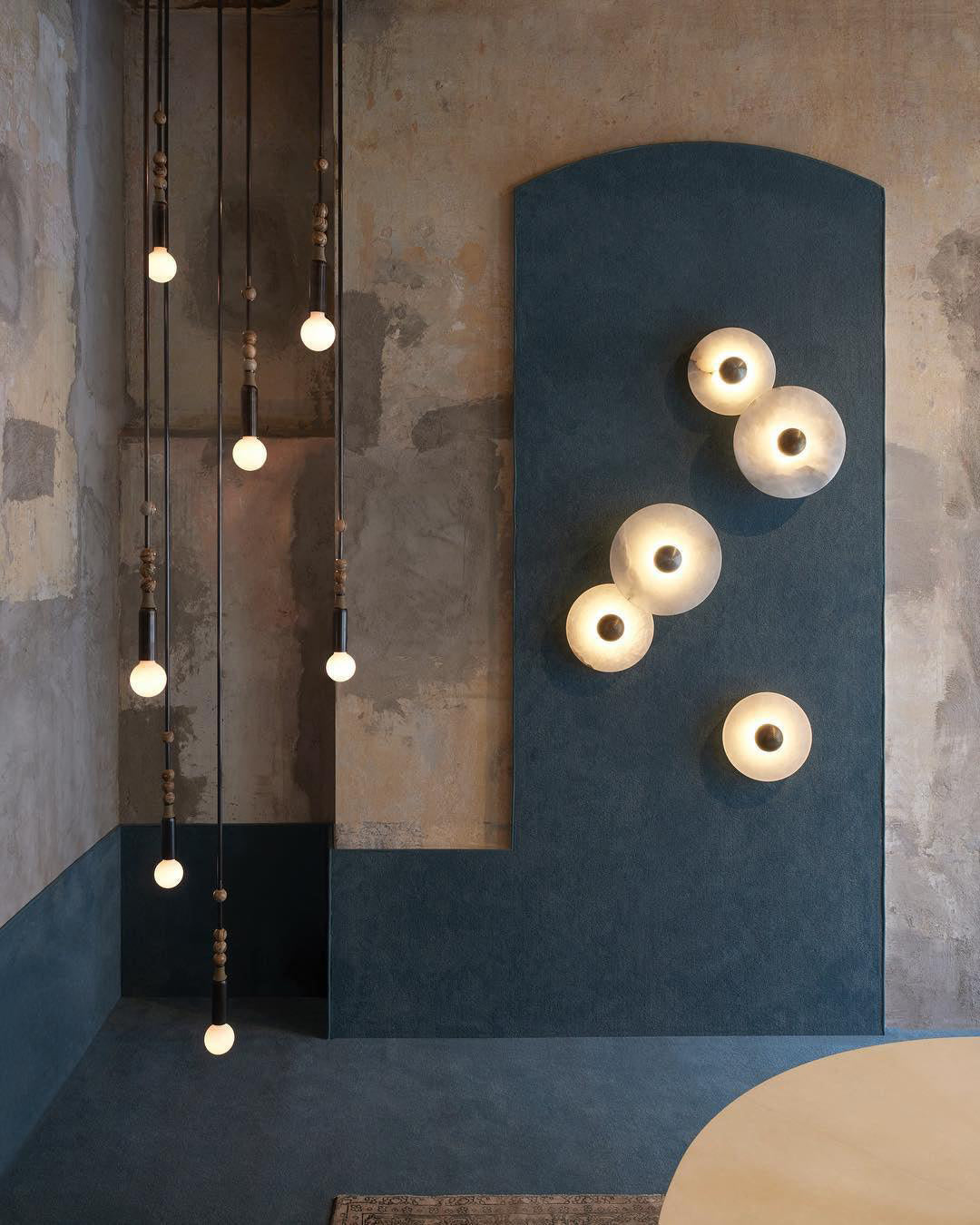 Apollo ronde albasten wandlamp