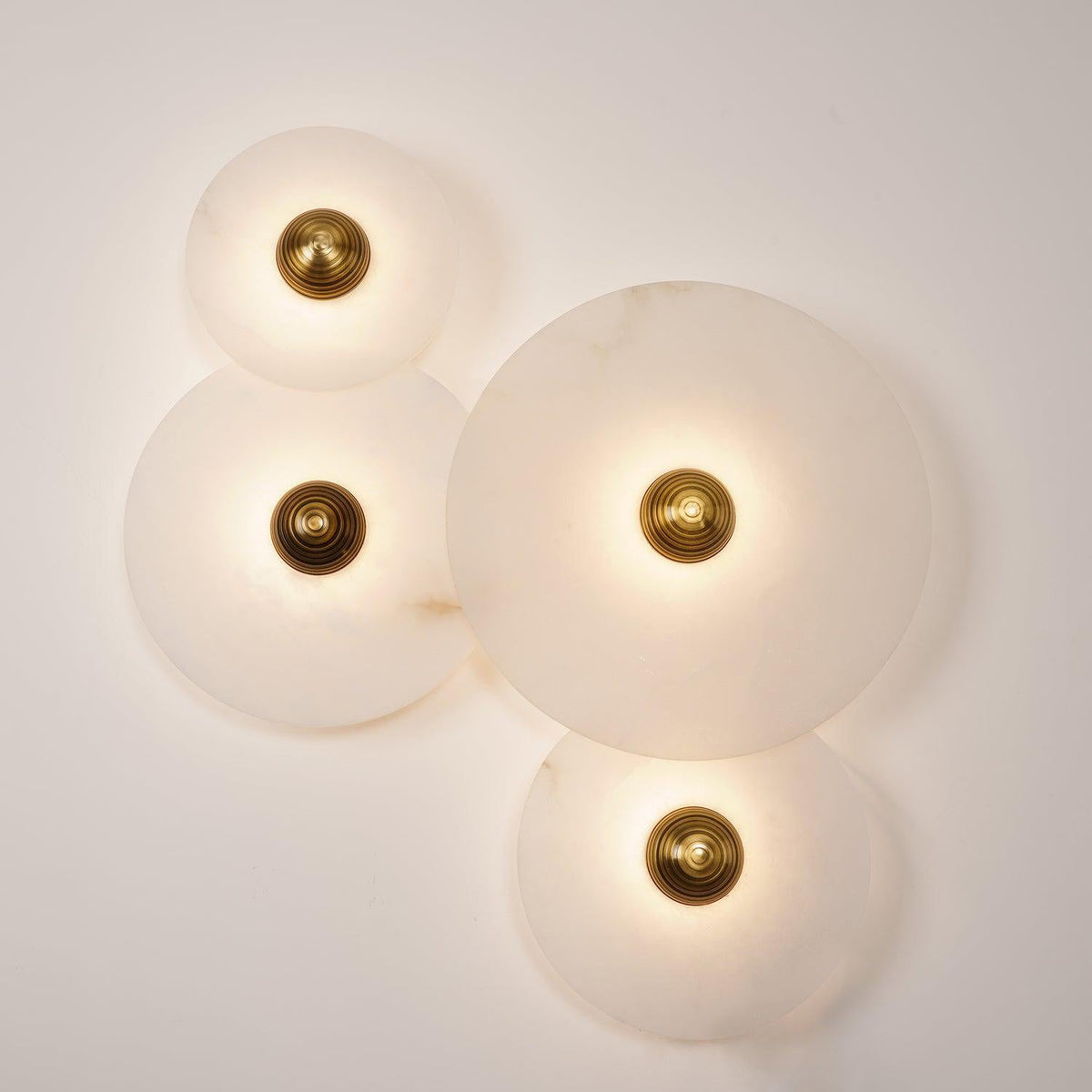 Apollo ronde albasten wandlamp