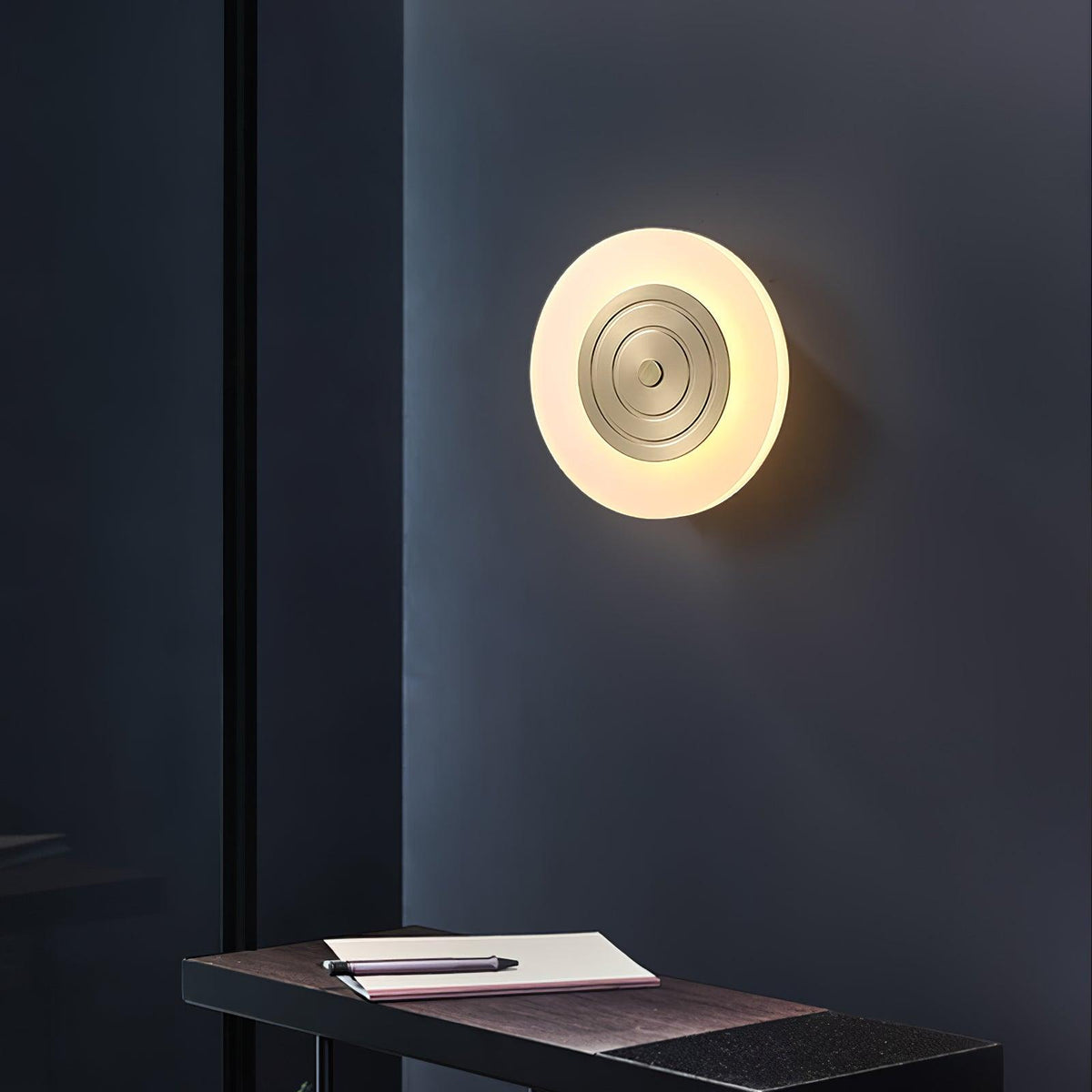 Pyrron ronde wandlamp in maanvorm