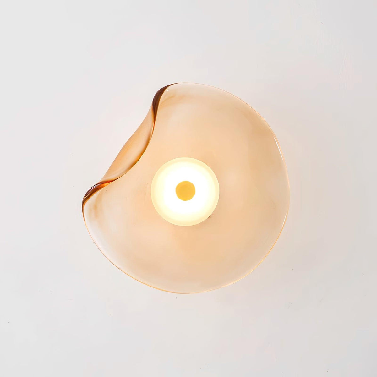 Kira wandlamp met amberkleurig glas