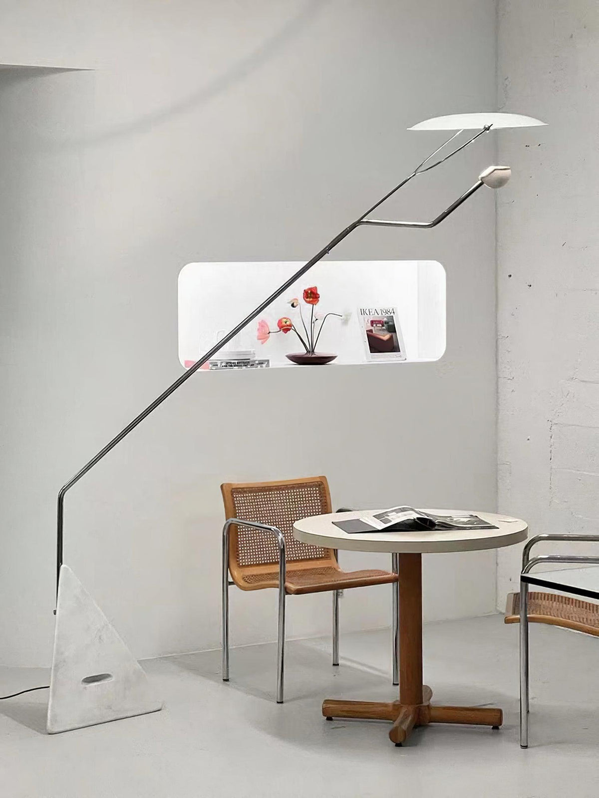 Olvenel vloerlamp met sculpturale chroom marmer