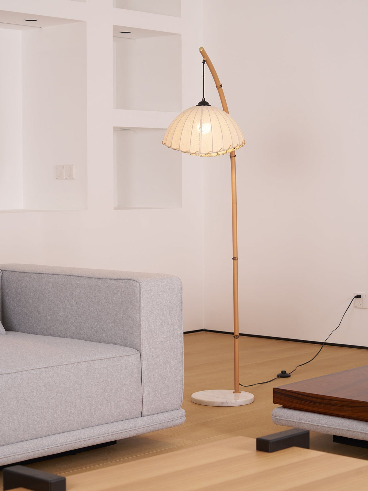 Liveno Minimalistische vloerlamp van marmer