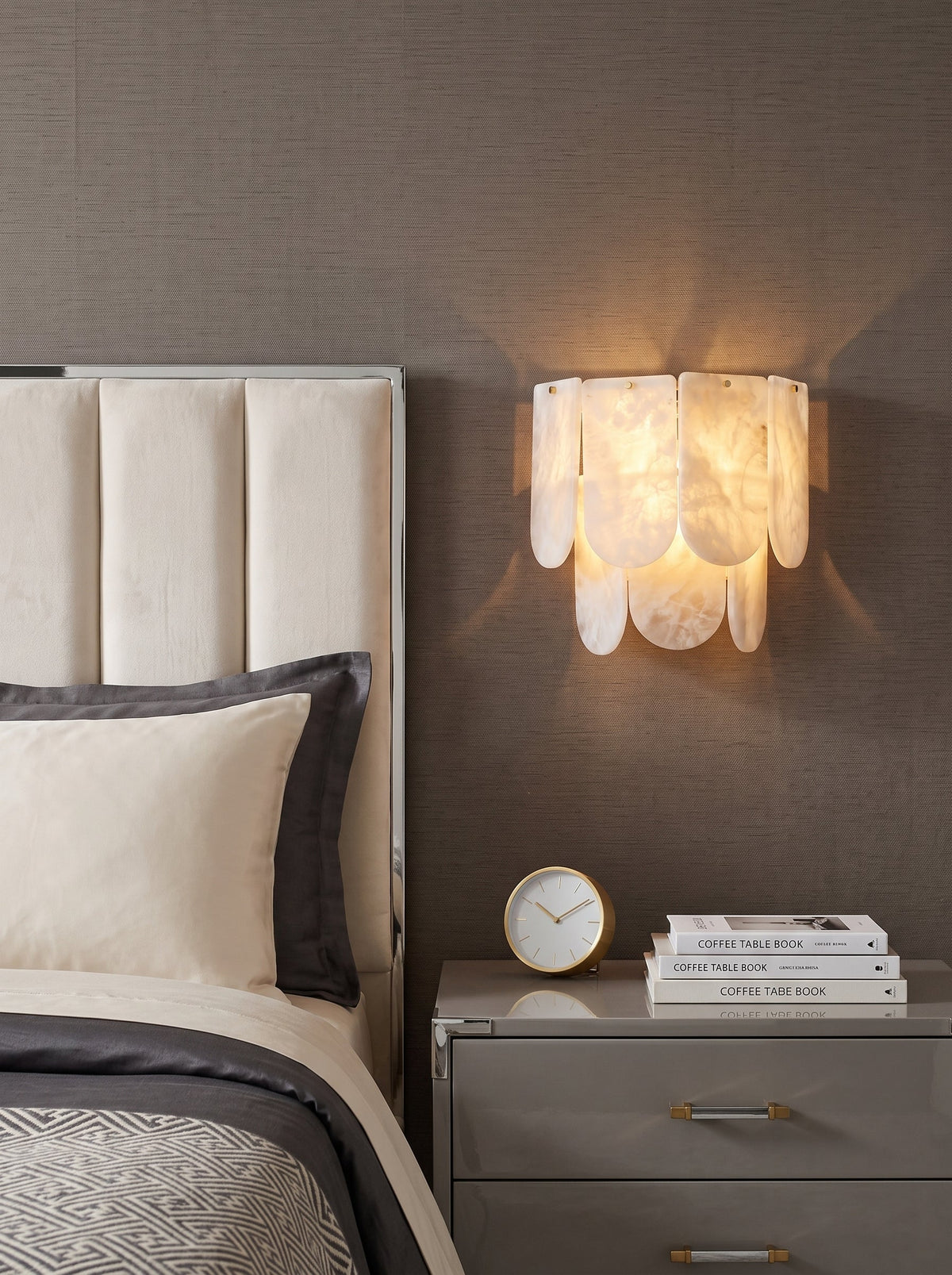 Ormondcombe albast tegel wandlamp