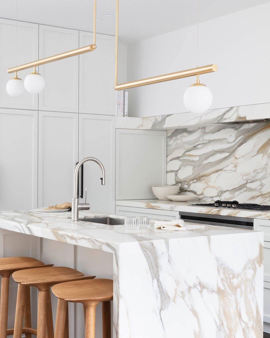 Estix hanglamp messing minimalistisch lineair