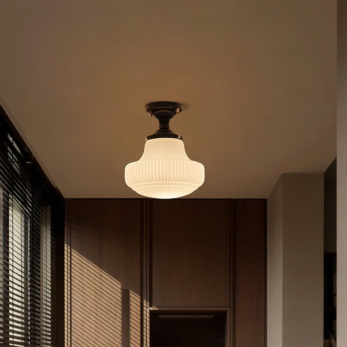 Eireian Schoolhouse Vlakke plafondlamp met Geribbelde Glazen Kap