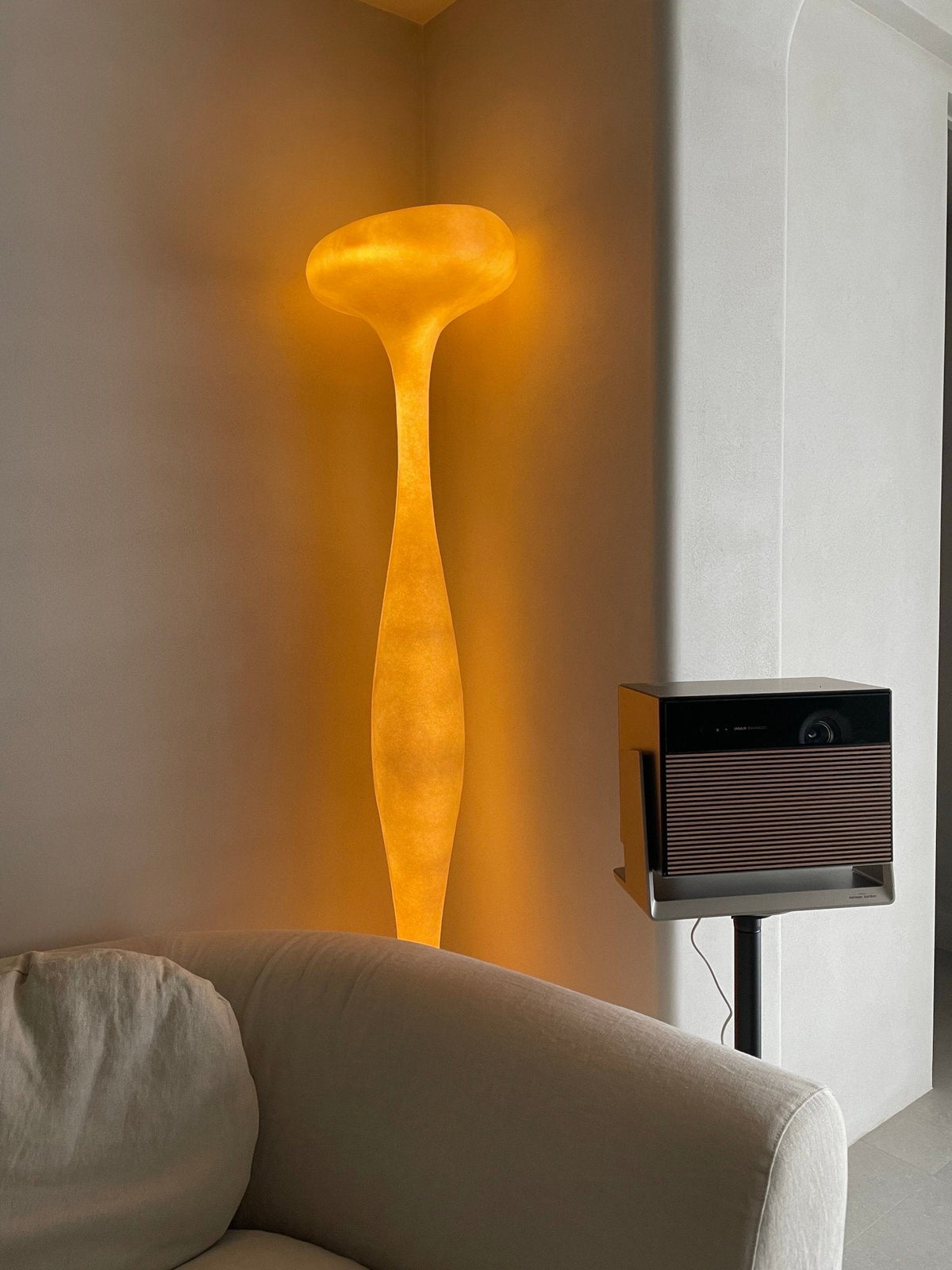 Sorenne sculpturale hoge vloerlamp