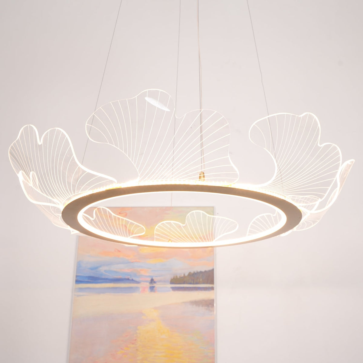 Lucisora hanglamp met mat acryl en bloemblaadring