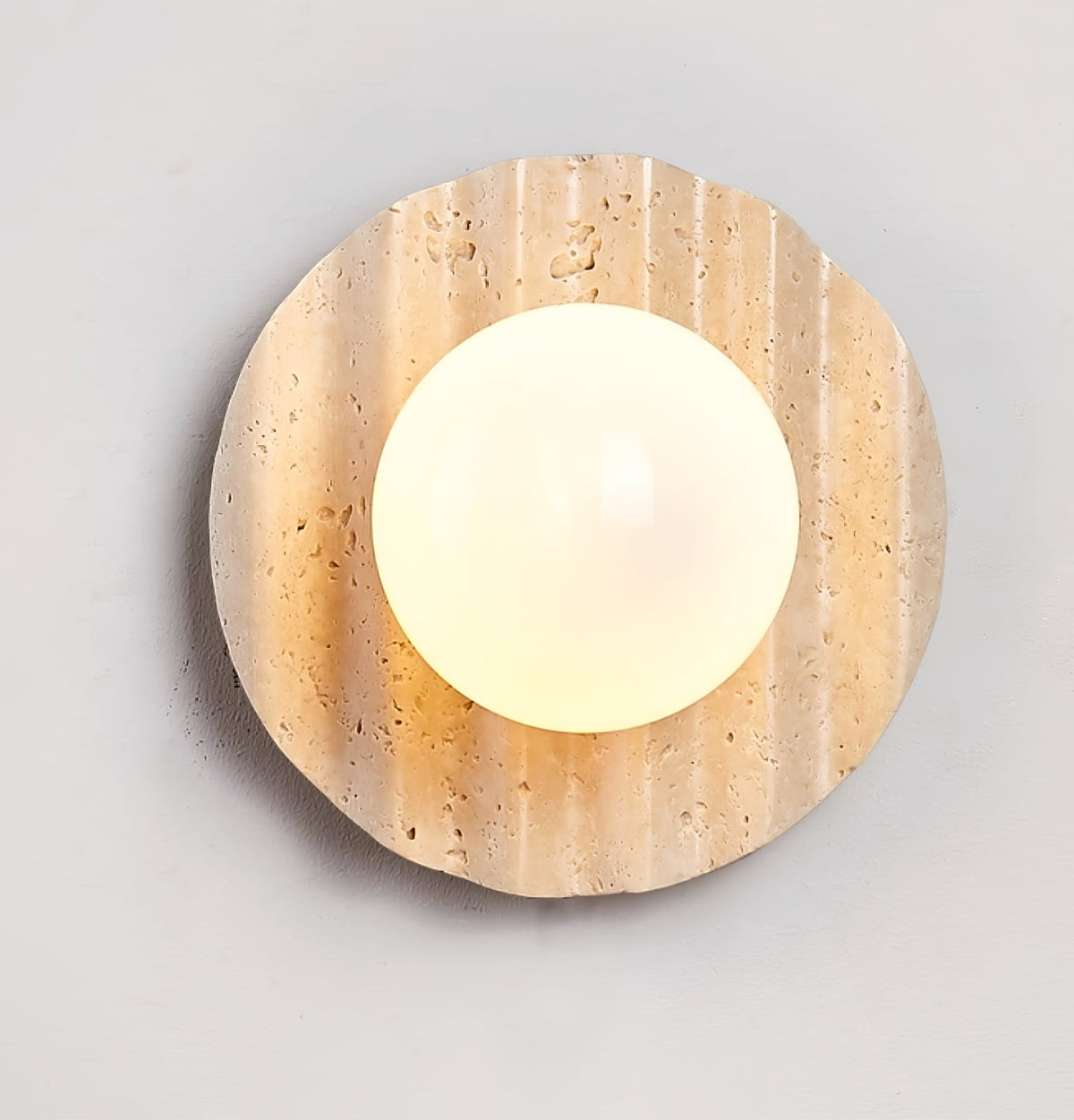 Aluk wandlamp in Geel travertin