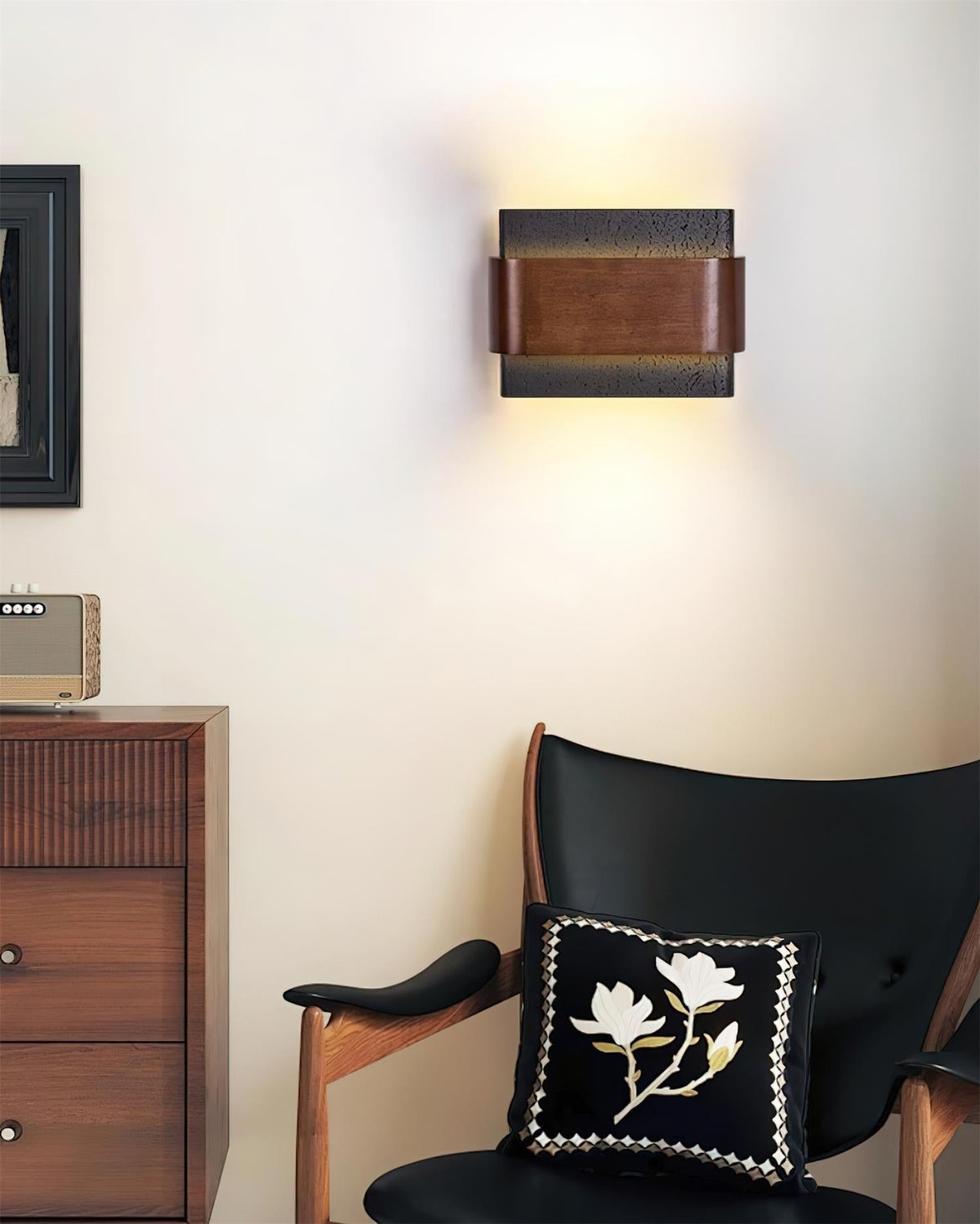 Valeneria travertin wandlamp met houten afwerking in boogvorm