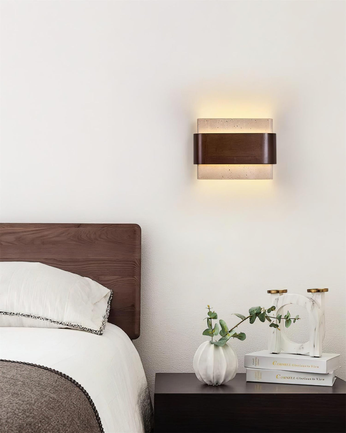 Valeneria travertin wandlamp met houten afwerking in boogvorm