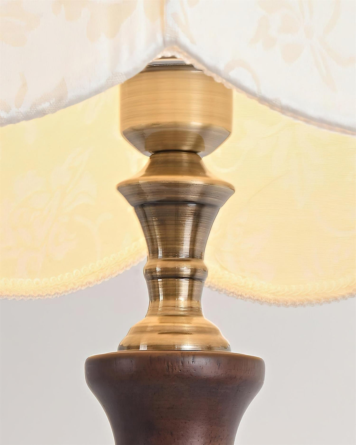 Viraoella vloerlamp
