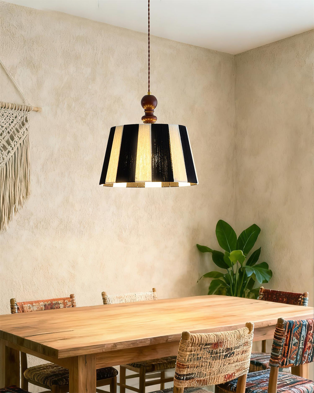 Renisira hanglamp met strepen in walnootkleur