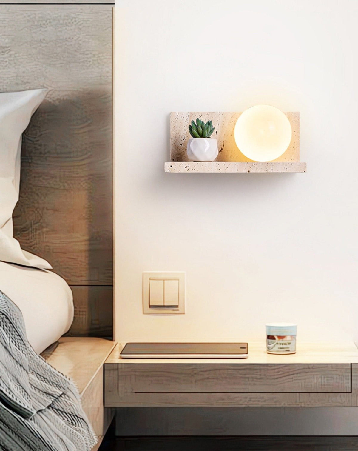 Vanthel wandlamp met plank van geel travertin