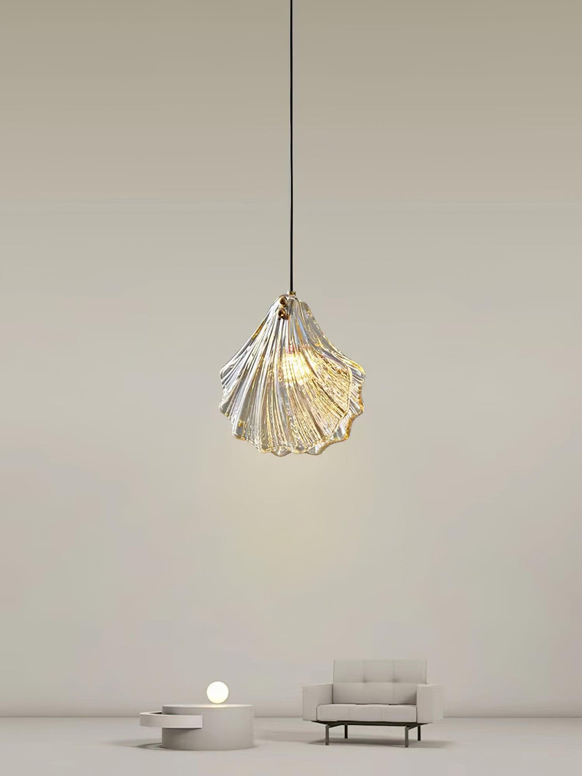 Veda hanglamp van glas met schelpontwerp, artistiek en elegant