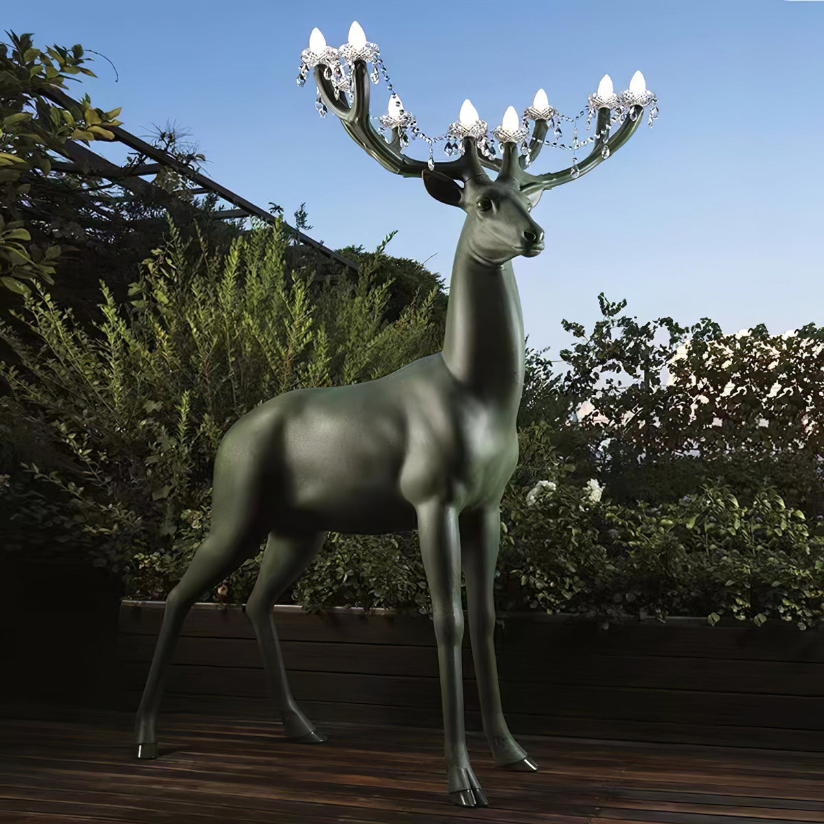 Veluaine vloerlamp hertfiguur speels artistiek