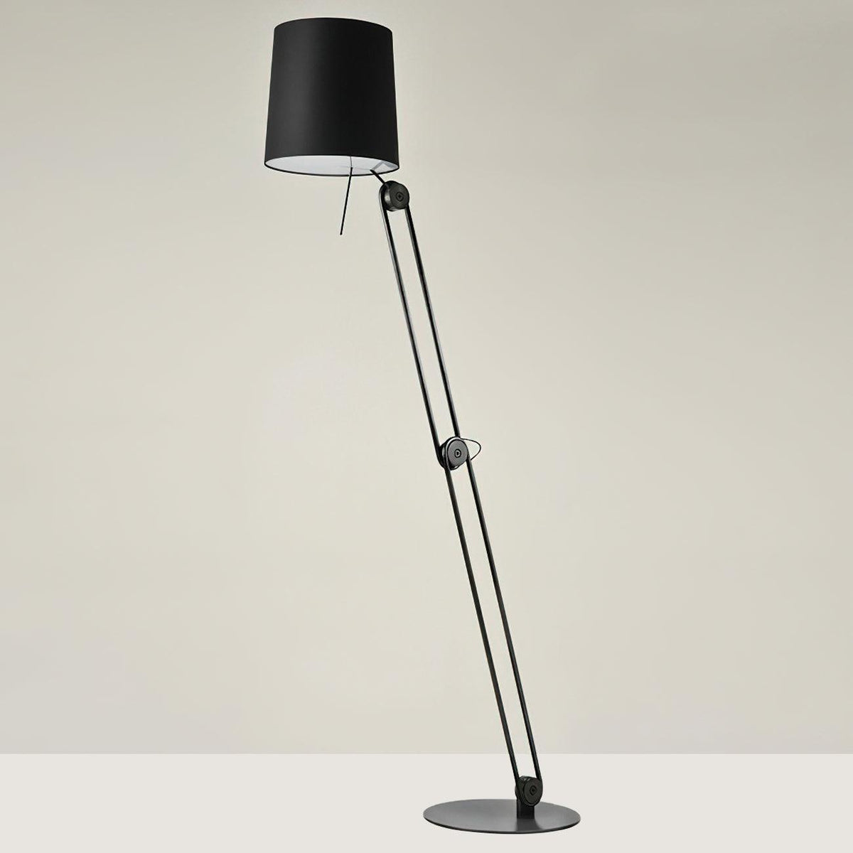 Zarina Minimalistische vloerlamp met stoffen kap
