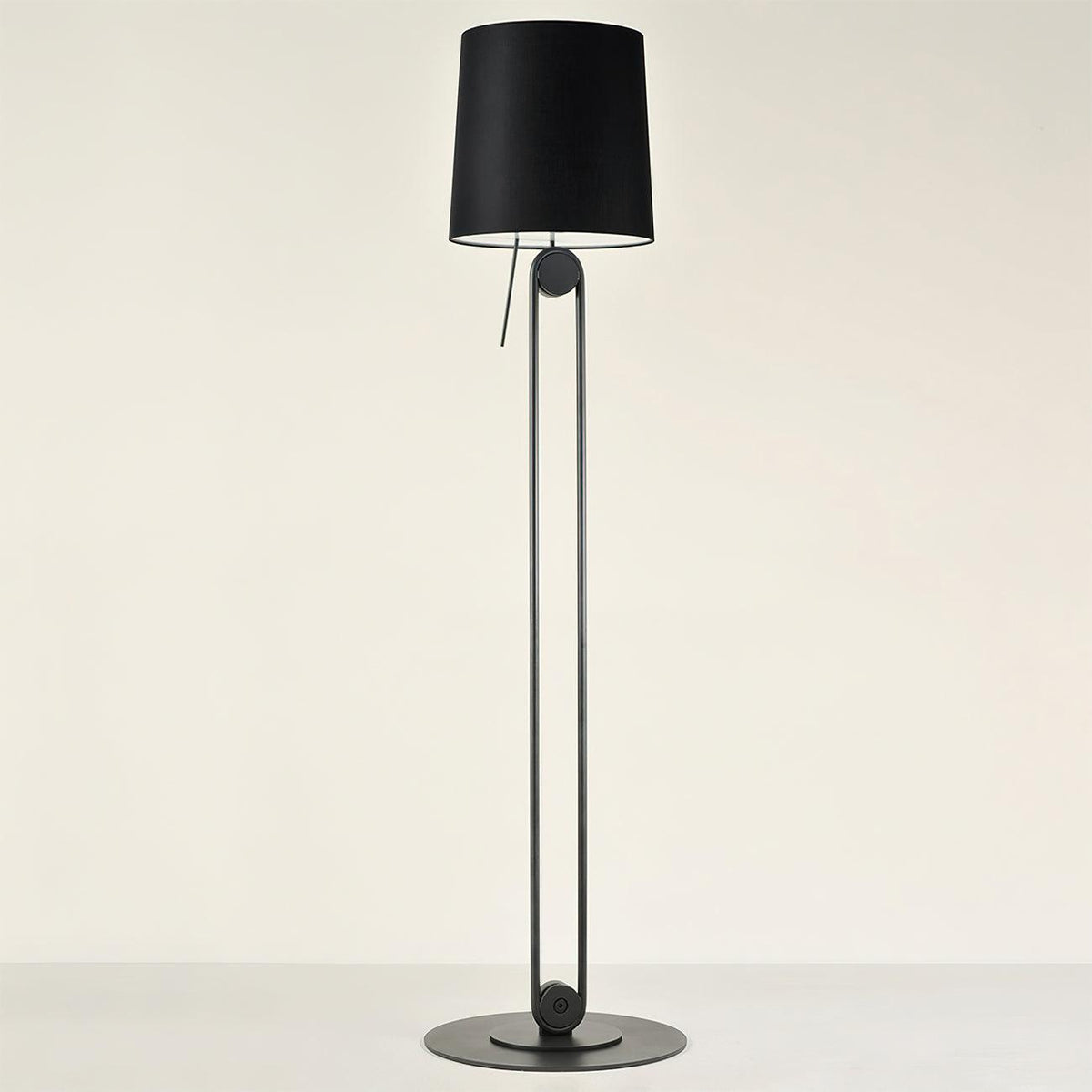 Zarina Minimalistische vloerlamp met stoffen kap