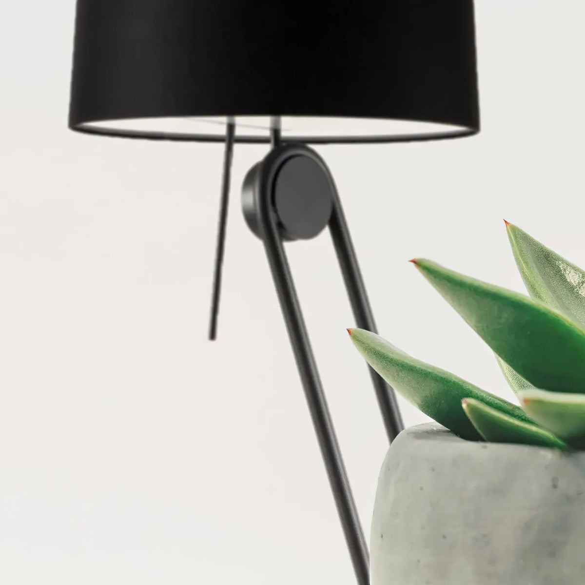 Zarina Minimalistische vloerlamp met stoffen kap