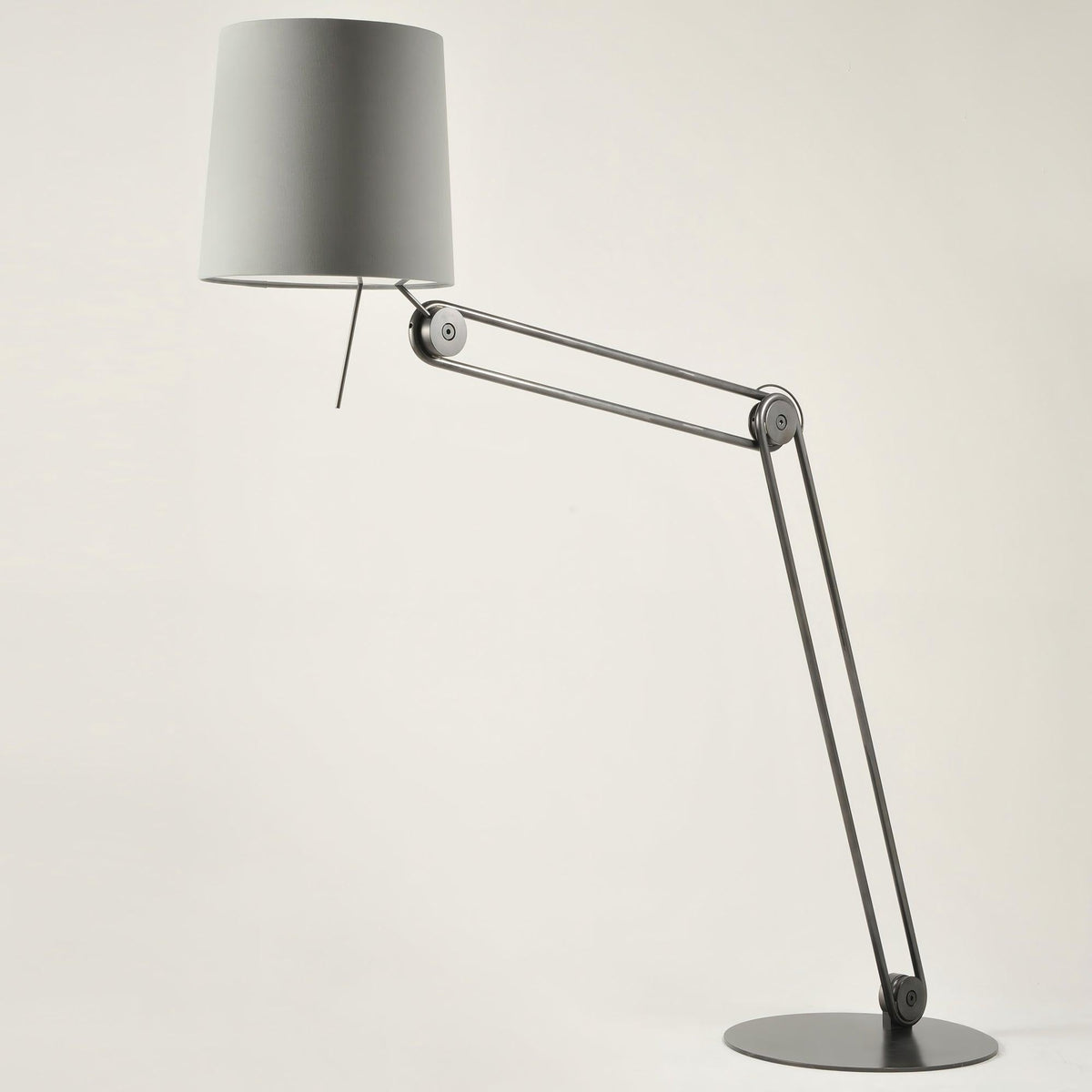 Zarina Minimalistische vloerlamp met stoffen kap