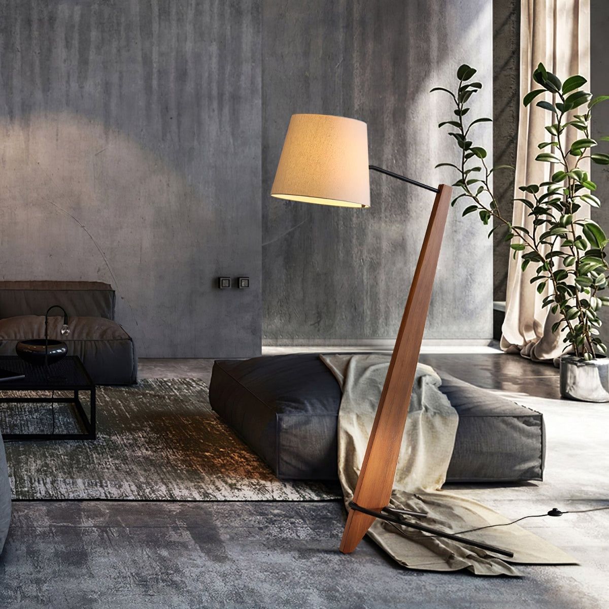 Vyran vloerlamp van walnoothout en beige stof