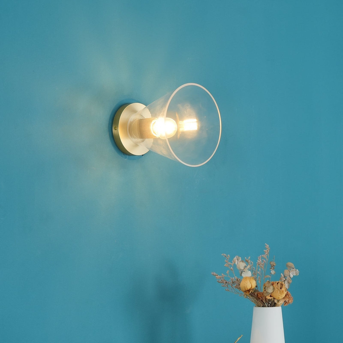 Elthyn plafondlamp conische kap glas messing minimalistisch industrieel