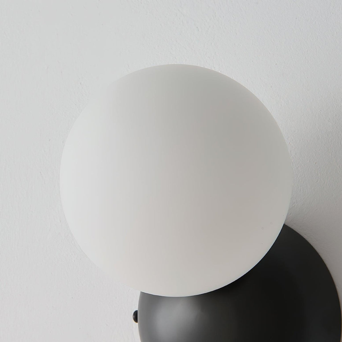 Velirina Bolvormig Glas Messing Wandlamp