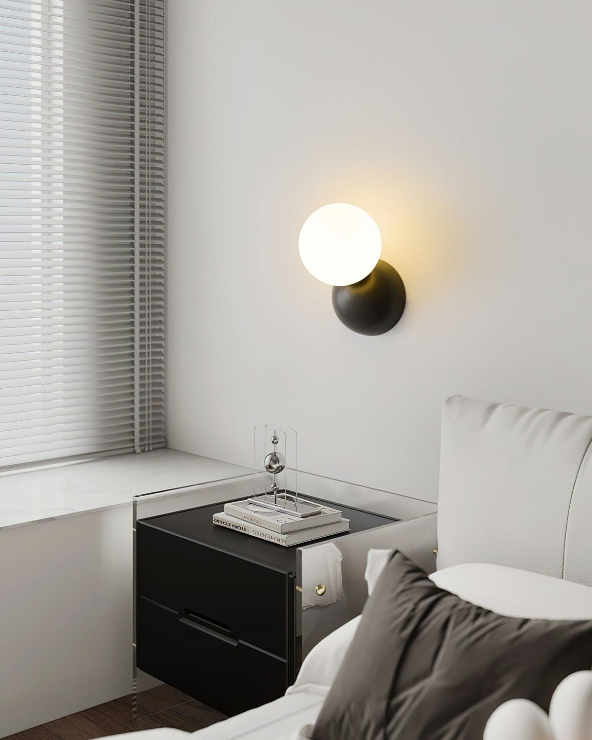 Velirina Bolvormig Glas Messing Wandlamp