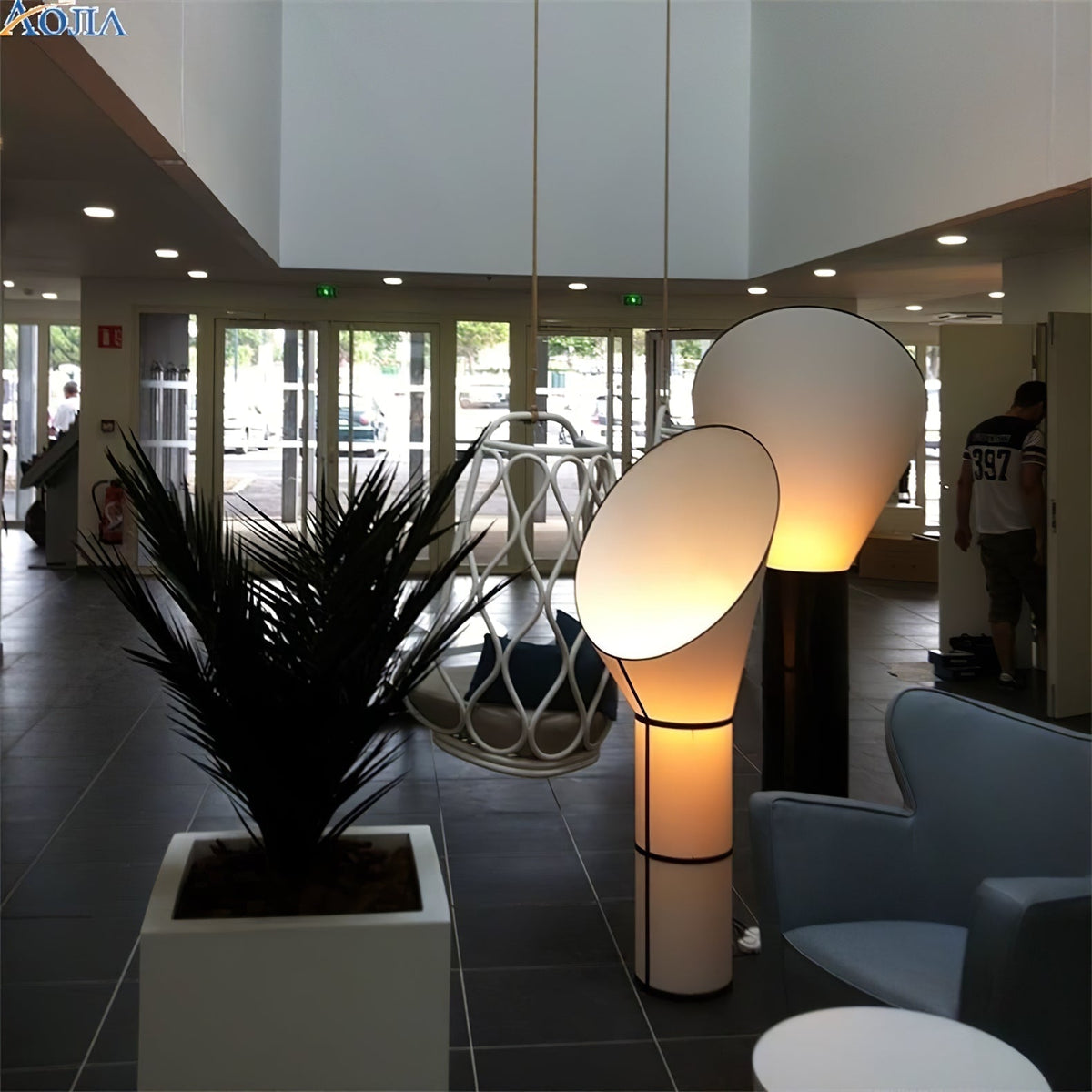 Thornevale Sketch Line vloerlamp