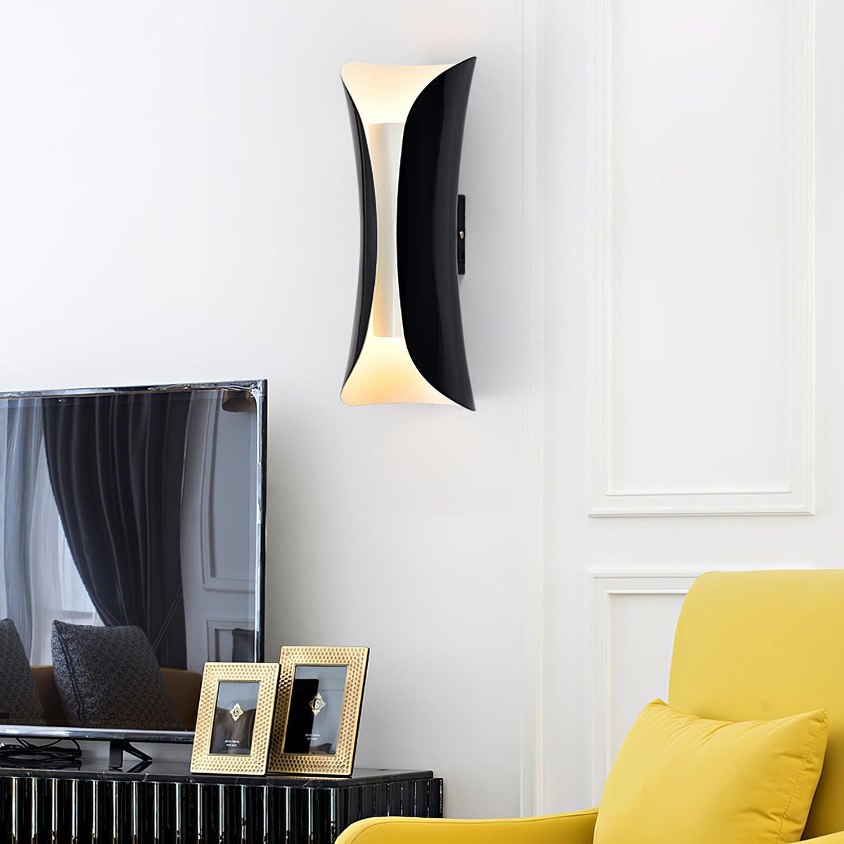 Lumirenne wandlamp met smalle taille