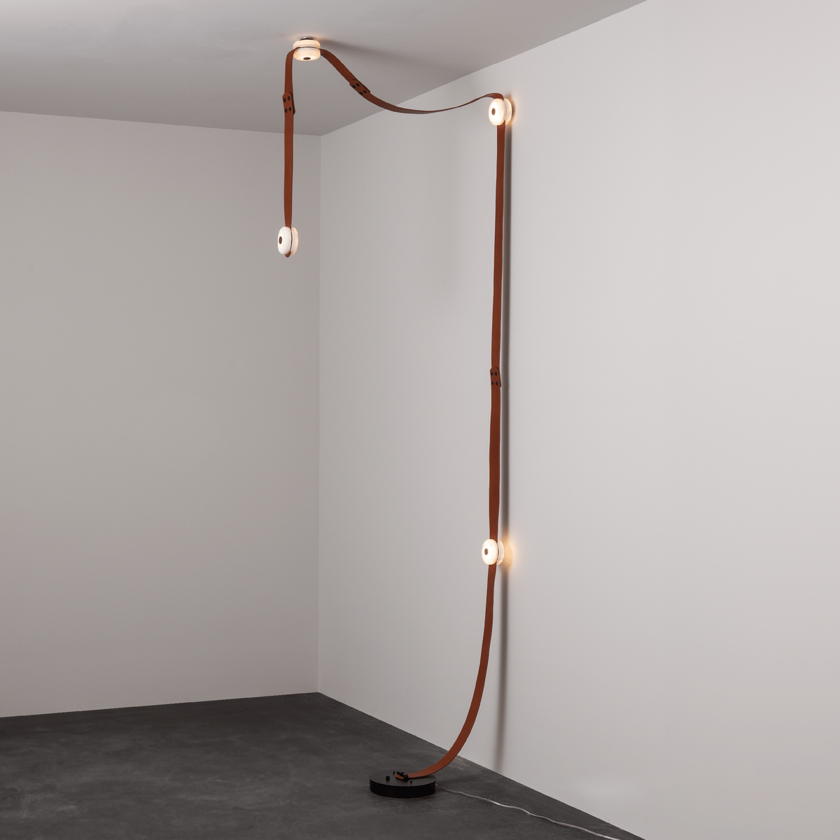 Seliine vloer-tot-plafondlamp