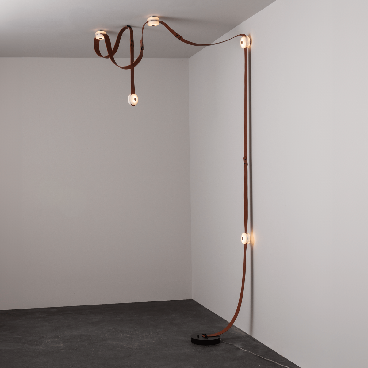 Seliine vloer-tot-plafondlamp