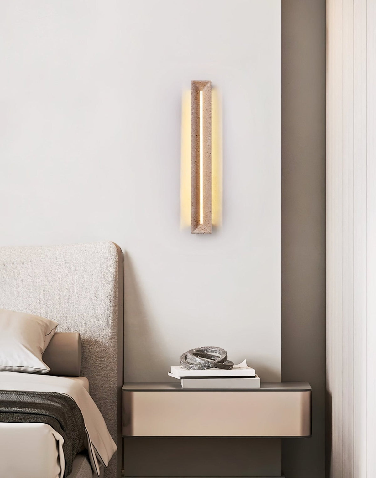 Dfi Minimalistische wandlamp van geel travertin