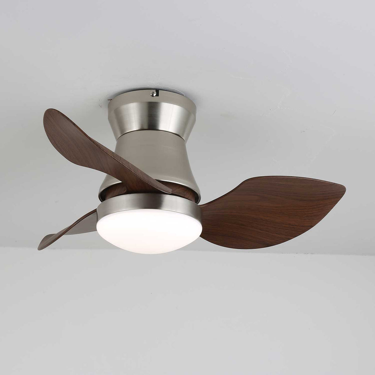 Airlume Moderne plafondventilator met verlichting van walnoothout